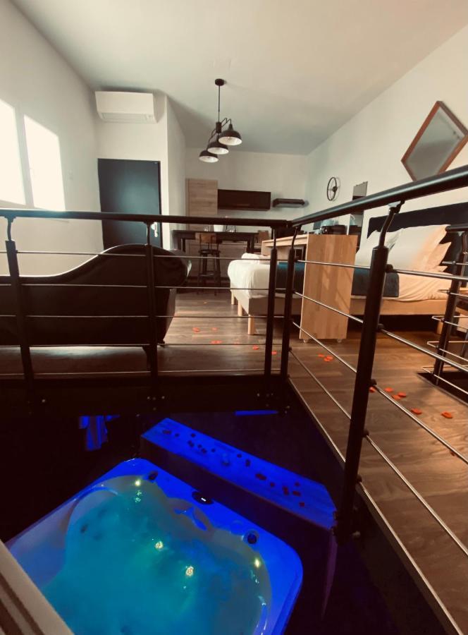 Mieuxqualhotel Jacuzzi Privatif La Retro Bordeaux Exteriör bild